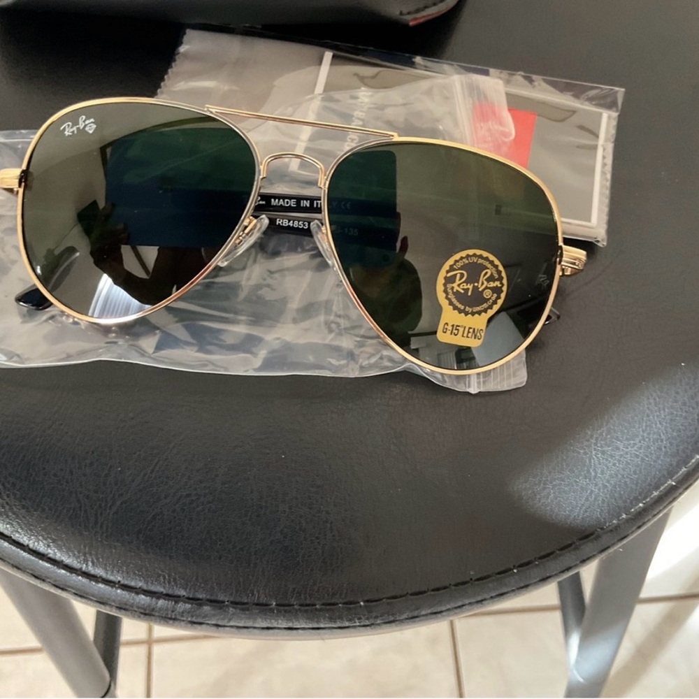 Ray-Ban Classic Gold Frame Sunglasses with Green Lenses